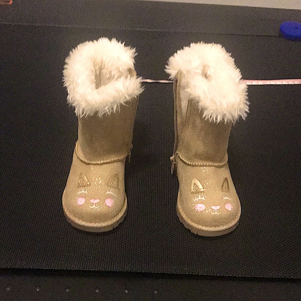 Infant Girl Cat Boots, size 5